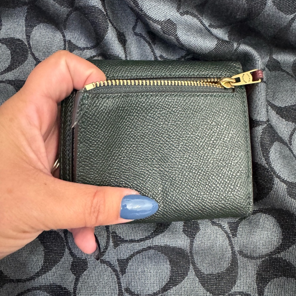 Coach hunter green and Pink Women's Wallet with gold hardware - Picture 3 of 7